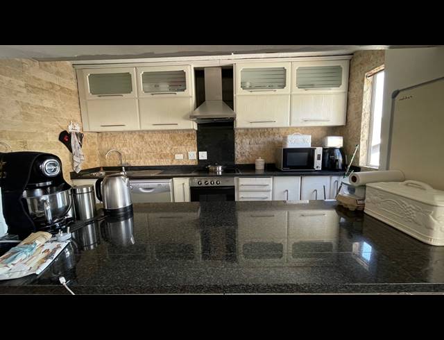 3 BEDROOM TOWNHOUSE FOR SALE IN ESSENWOOD